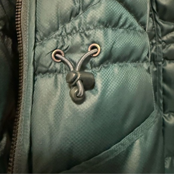 Athleta Womens Teal Green Down Filled Quilted Hooded Puffer Jacket Size Small - Picture 10 of 10